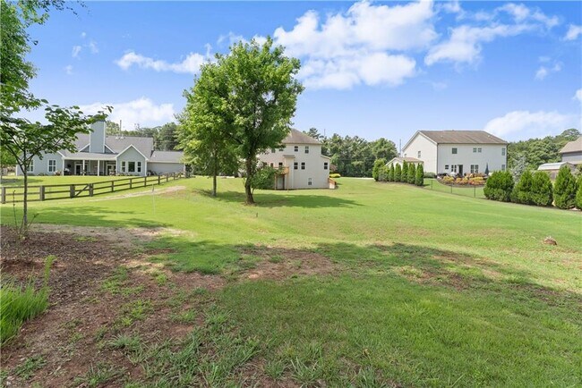 Building Photo - 6292 Gaines Ferry Rd