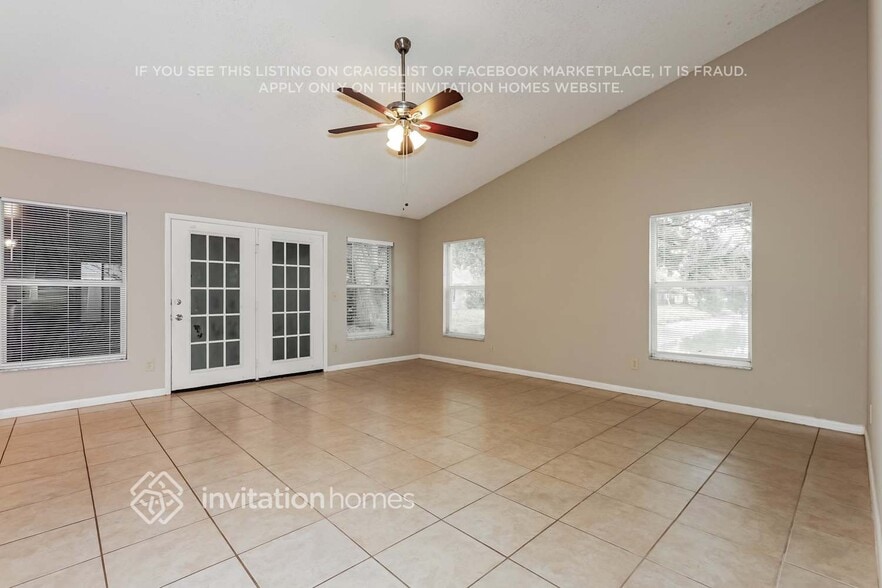 Building Photo - 10323 Ashley Oaks Dr