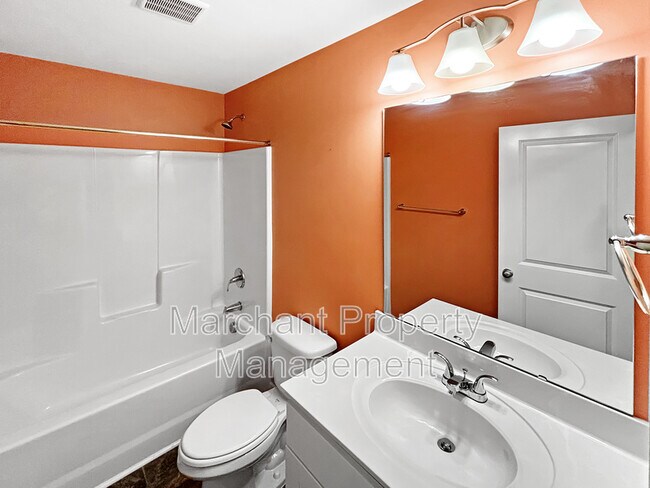 Building Photo - 766 Elmbrook Dr