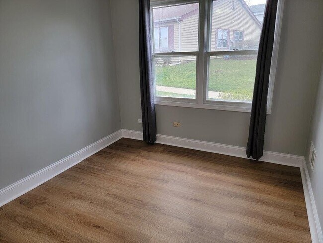 Building Photo - 1710 Queensbury Cir