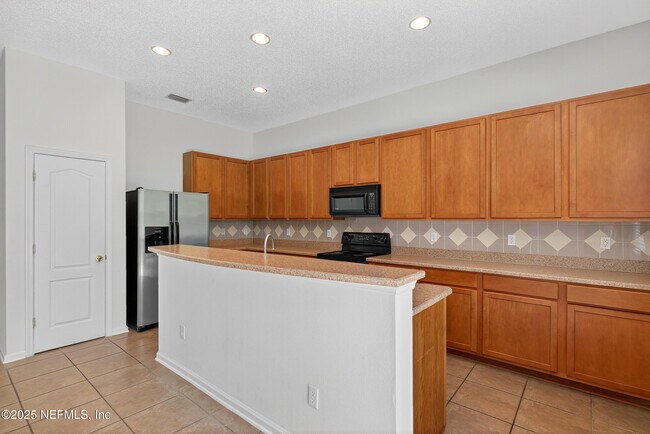 Building Photo - 872 Collinswood Dr