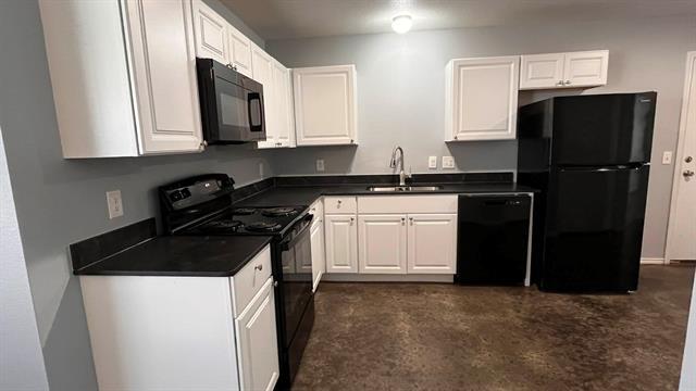 Building Photo - 905 W 7th St