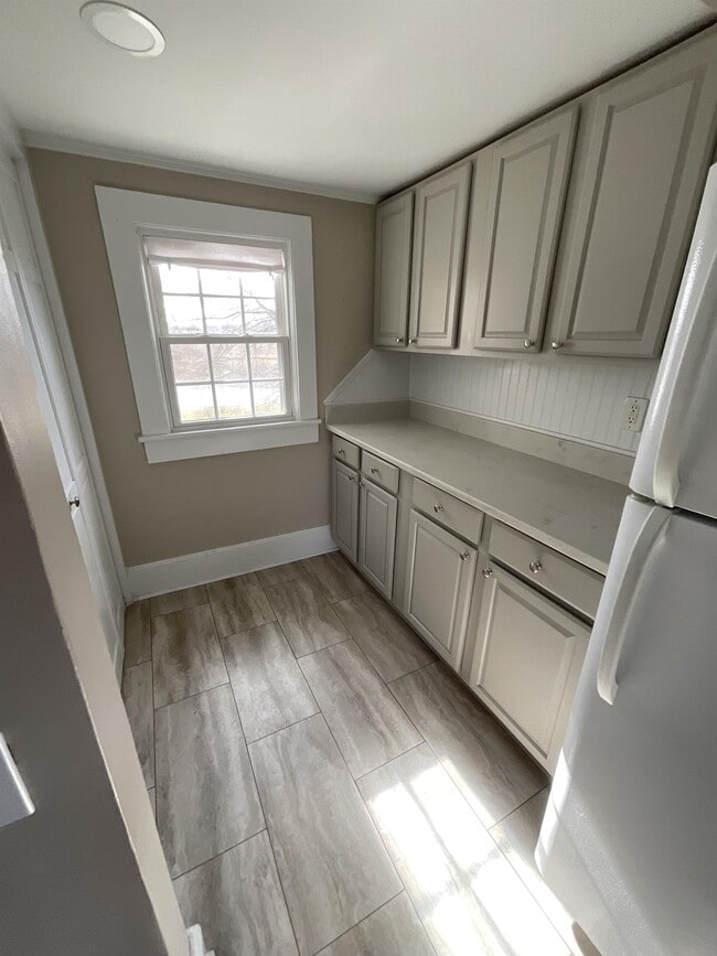 Building Photo - 603 Poplar Ave