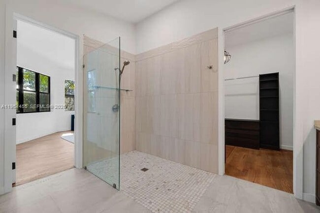 Building Photo - 2330 Overbrook St