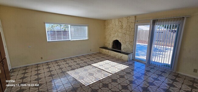 Building Photo - MIRA MESA / SAN DIEGO - Nice 4 Bedroom / 2 Bath House.  AVAILABLE NOW.