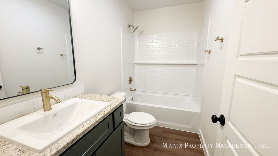 Building Photo - 2131 Langford Ave