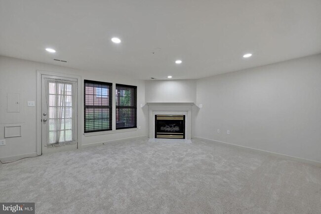 Building Photo - 14203 Plum Run Way