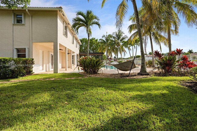 Building Photo - 926 Marina Dr