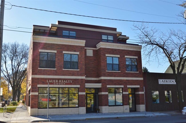 Building Photo - 2225 Atwood Ave