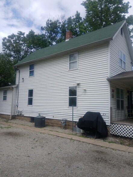 Building Photo - 835 NE Monroe St