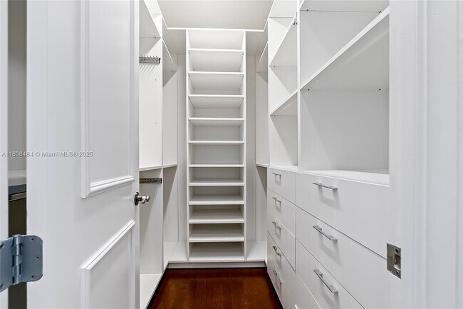 Building Photo - 5701 SW 85th St