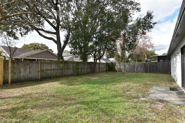 Building Photo - 1030 Alpug Ave