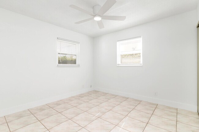 Building Photo - 411 Summa St