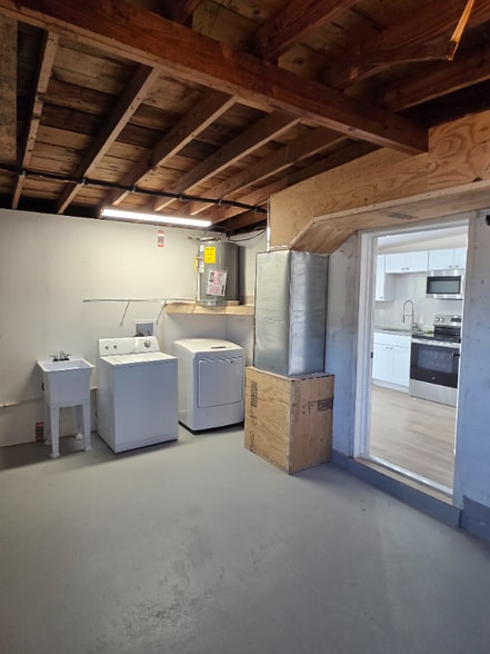 Building Photo - 7213 Seward Dr