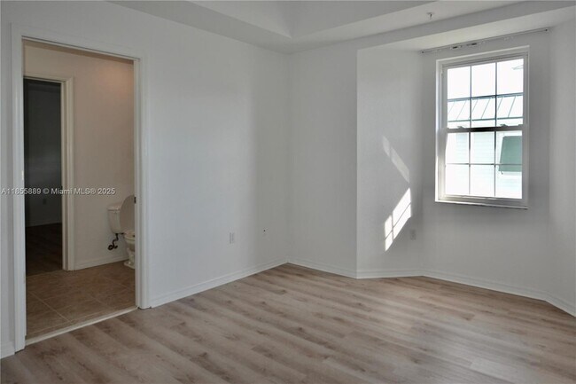 Building Photo - 5119 Melbourne St