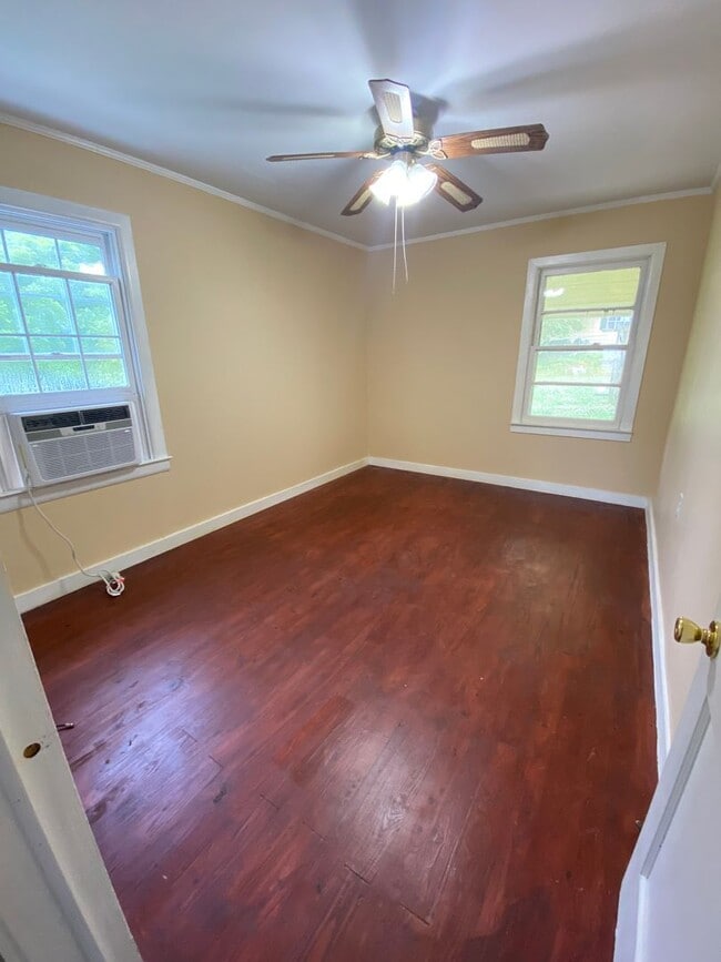 Building Photo - 2721 Simpson St