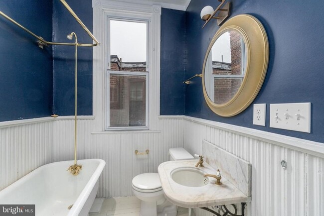 Building Photo - 216 E Biddle St