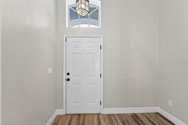 Building Photo - 523 Napa Valley Cir