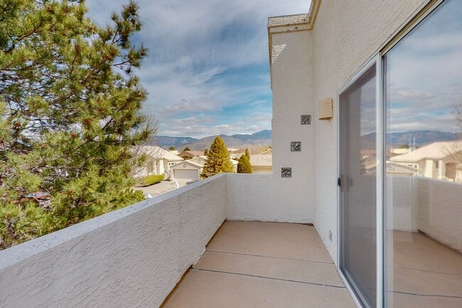 Building Photo - 2 story 4 bedroom