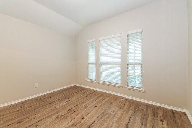 Building Photo - 1813 Cedar Wood Trail