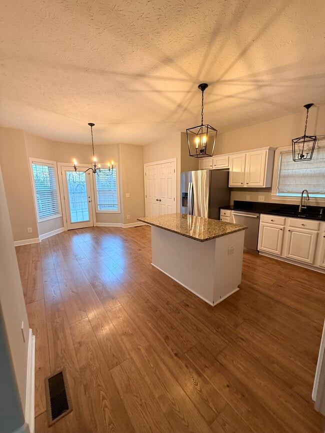 Building Photo - 129 Thoroughbred Way