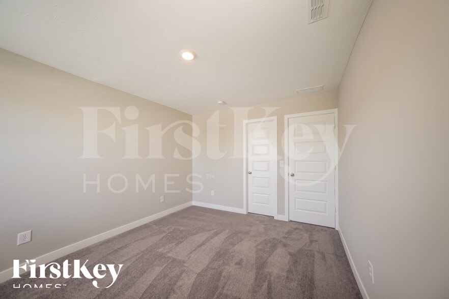 Building Photo - 2285 S Bingham Pl