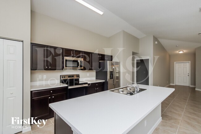 Building Photo - 1468 Rankin Ave SE