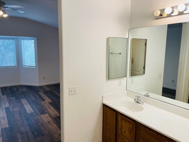 Building Photo - Cornville Property, Amante Verde Santa Fe