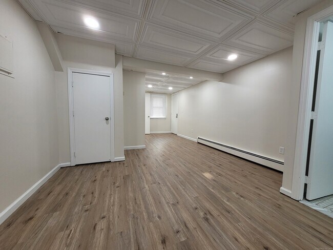 Building Photo - 62 Butternut Ln