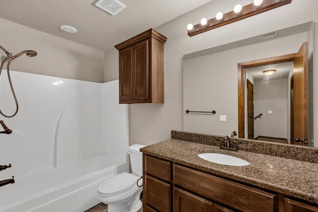 Building Photo - 14 NE 7th St