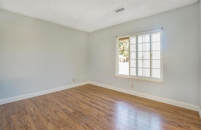 Building Photo - 24121 El Tiradore Cir