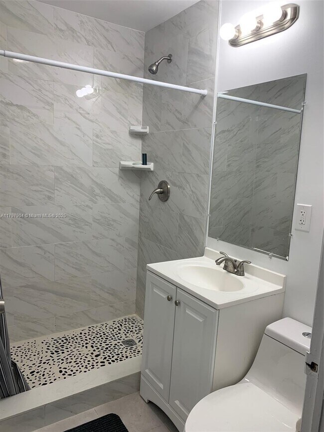 Building Photo - 6290 SW 39th St