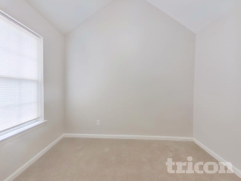 Building Photo - 3028 Stonebridge Creek Dr