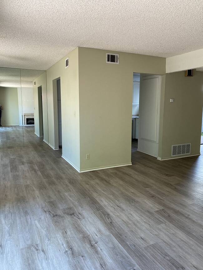Building Photo - 528 Broderick Way