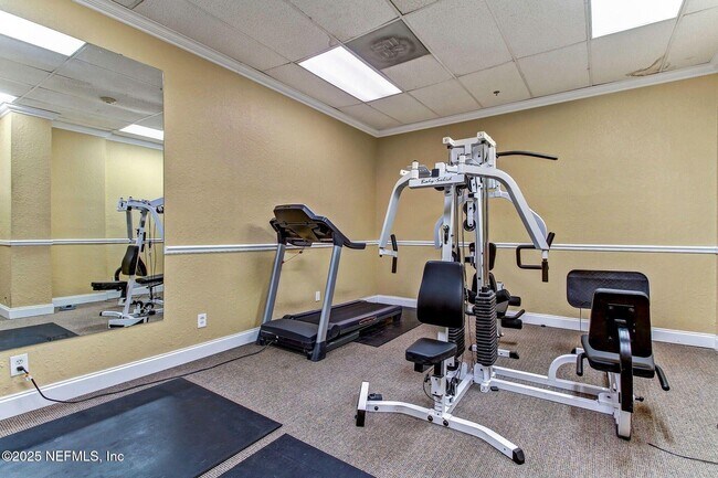 Building Photo - 311 W Ashley St