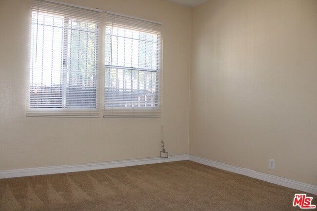 Building Photo - 6340 10th Ave