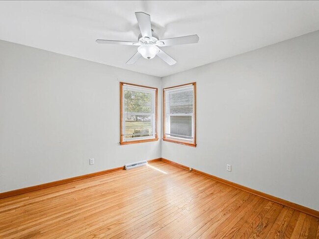 Building Photo - Spacious 3-Bedroom Home with Oversized Garage Space!