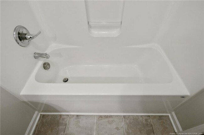 Building Photo - 2615 Middle Br Bnd