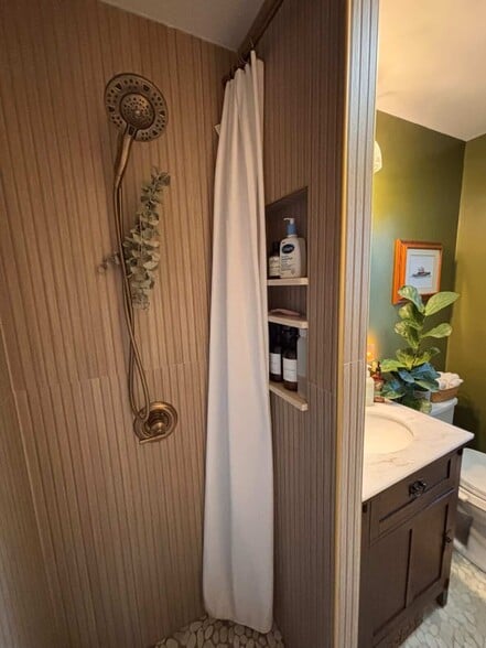 Master bath - 51 Pleasant St