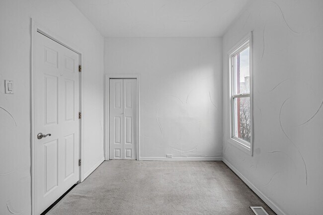 Building Photo - 4BD, 2BA Sun Valley Home with Large Driveway for Parking