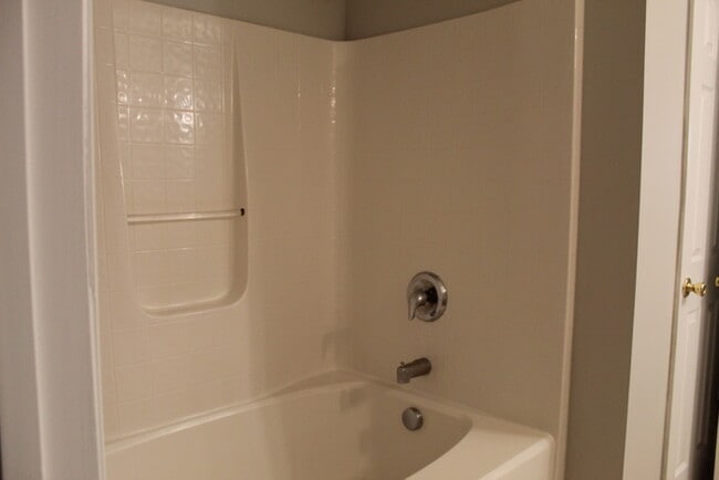 Building Photo - Columbia County Fort Grodon Attached home with Garage