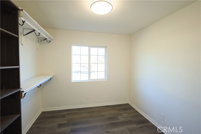 Building Photo - 1283 Essex Ave