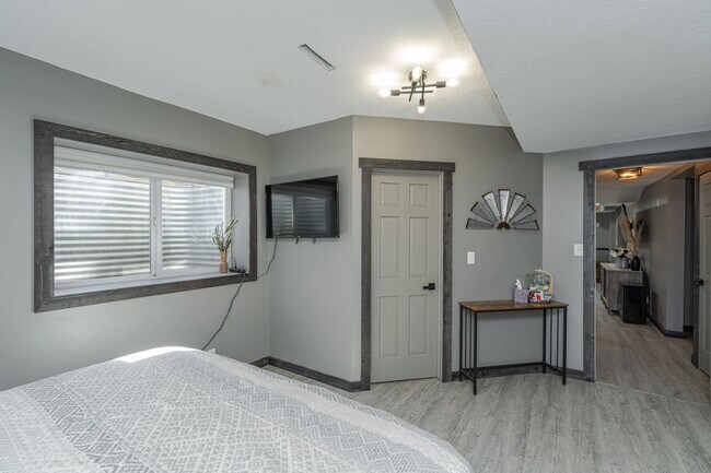 Building Photo - Spacious Home With Finished Basement And 3 Car Garage