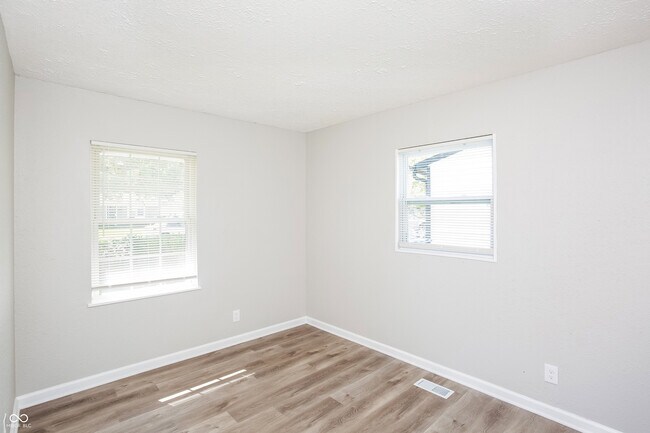 Building Photo - 9920 Montery Rd