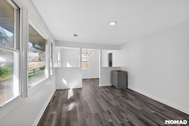 Building Photo - Charming 4BR House in Atlanta