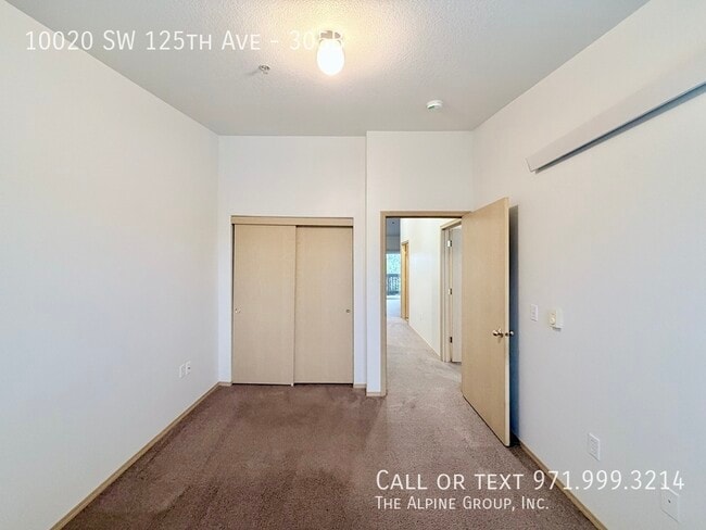 Building Photo - 10020 SW 125th Ave