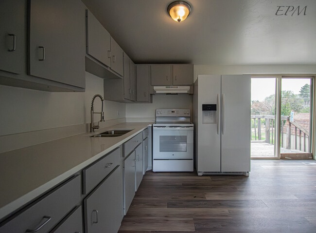 Building Photo - 4881 4015 W