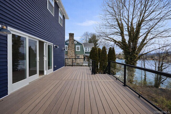 Building Photo - 52 Roe Ave