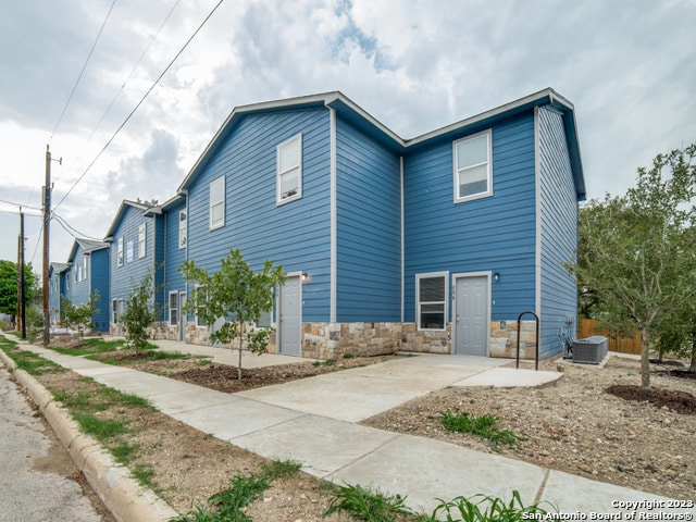 Building Photo - 143 Lucas St