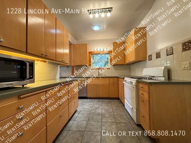 Building Photo - 1228 Lincoln Ave